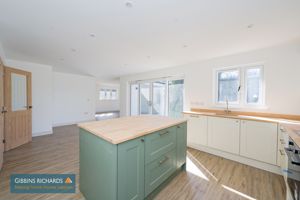 Kitchen- click for photo gallery